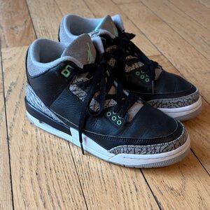 Nike Air Jordan 3 Retro Green.